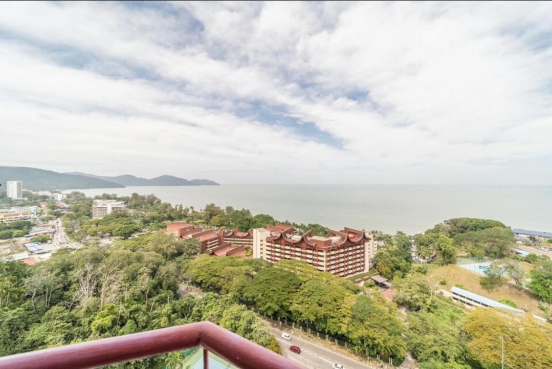 Batu Ferringhi Luxury Seaview Suite - 3Br Екстер'єр фото