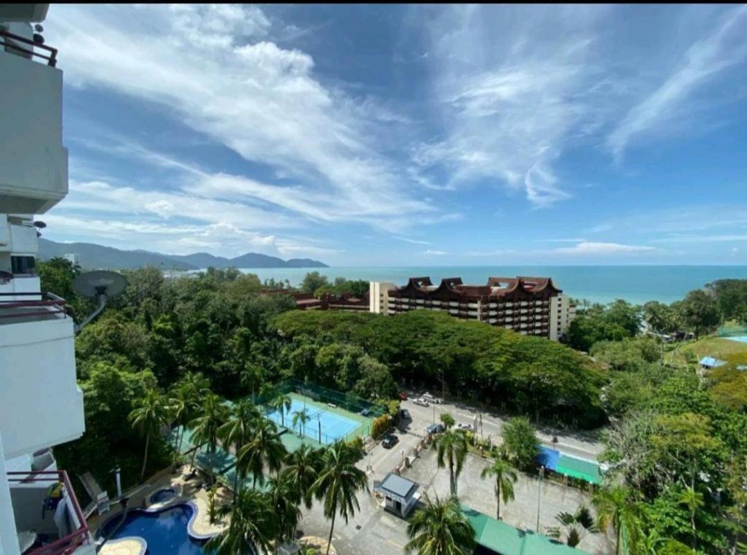 Batu Ferringhi Luxury Seaview Suite - 3Br Екстер'єр фото