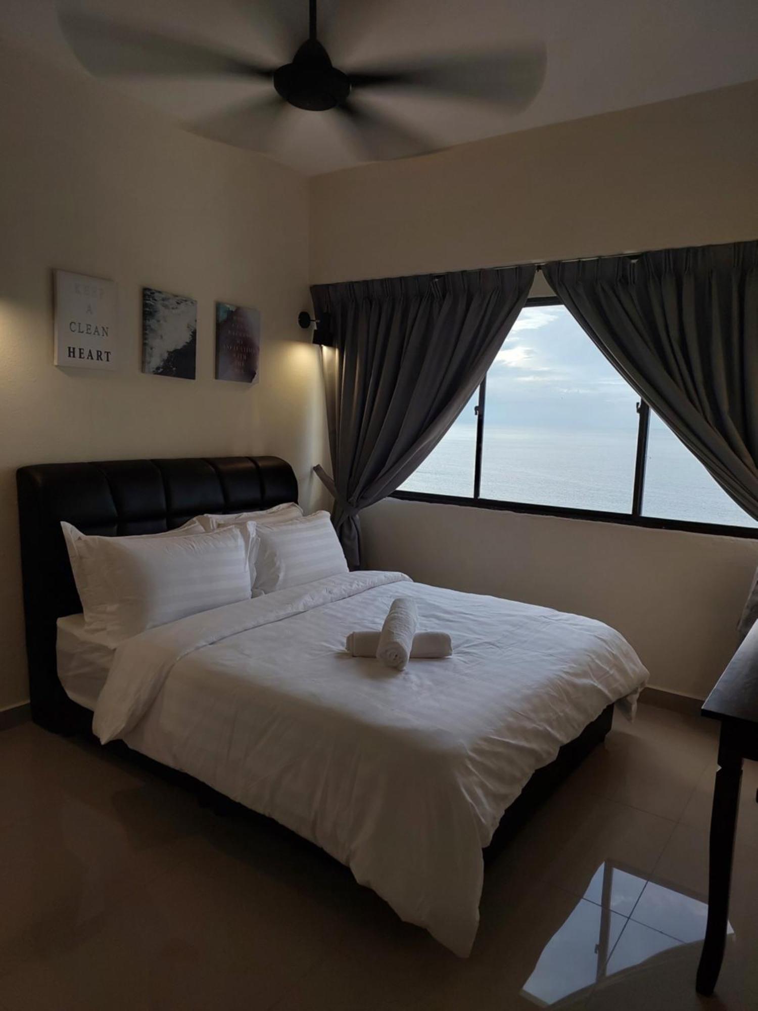 Batu Ferringhi Luxury Seaview Suite - 3Br Екстер'єр фото