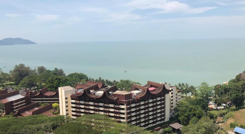 Batu Ferringhi Luxury Seaview Suite - 3Br Екстер'єр фото